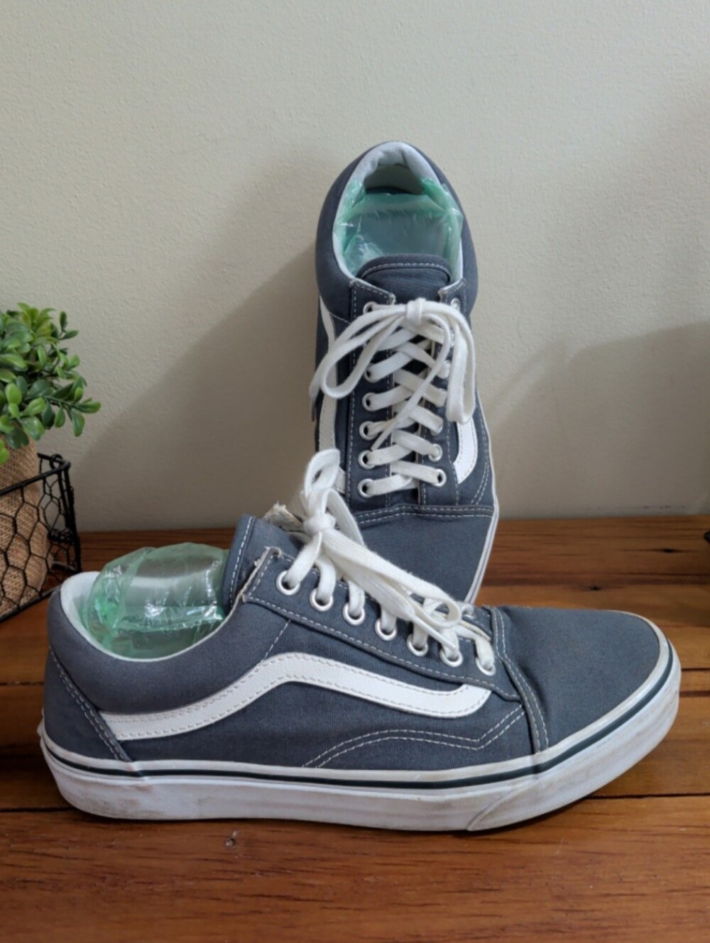 Vans Gray White Stripe Old Skool Lace Up Fashion Sneakers Men's or Women's
